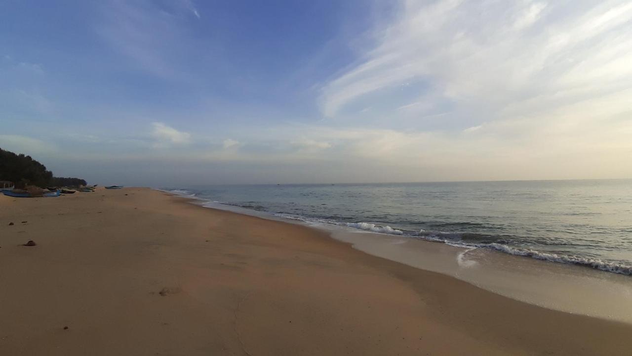 Kunam Beach Rest Inn Batticaloa ภายนอก รูปภาพ