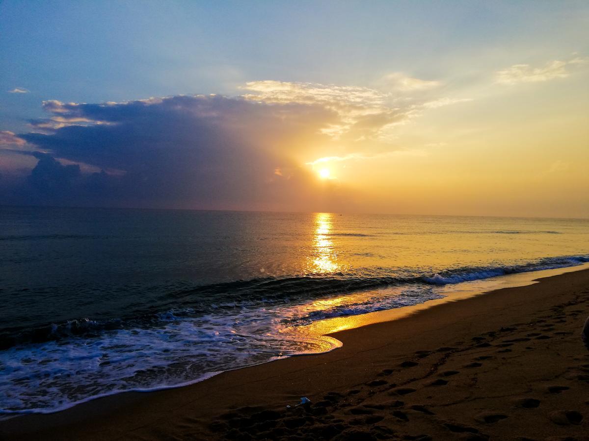Kunam Beach Rest Inn Batticaloa ภายนอก รูปภาพ