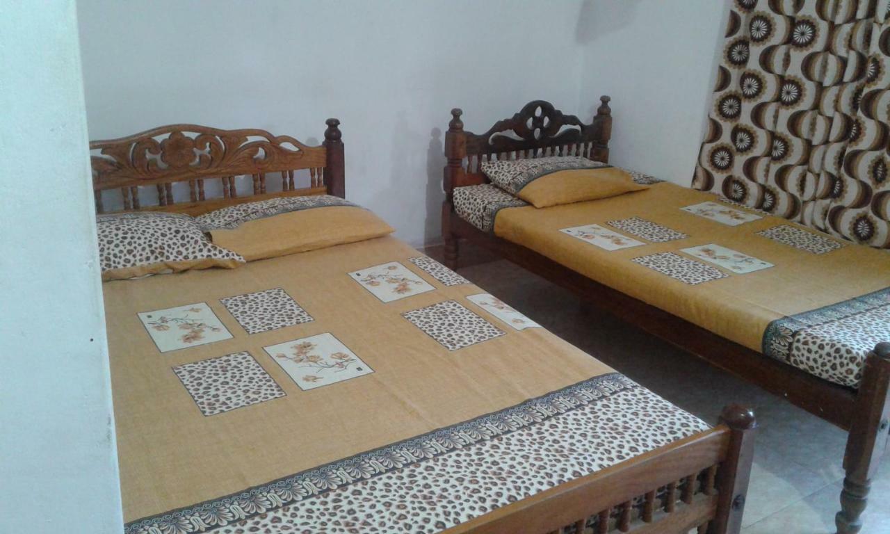 Kunam Beach Rest Inn Batticaloa ภายนอก รูปภาพ